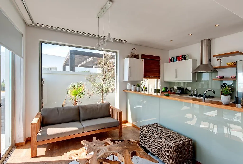 Santa Maria Beach House 0*, Bloubergstrand