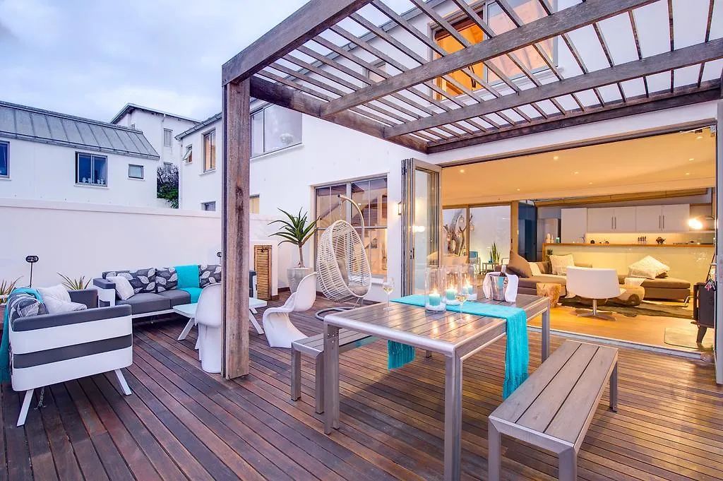 Santa Maria Beach House Ferienhaus Bloubergstrand