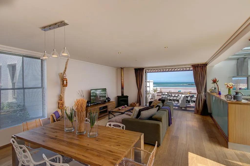 Santa Maria Beach House 0*, Bloubergstrand South Africa